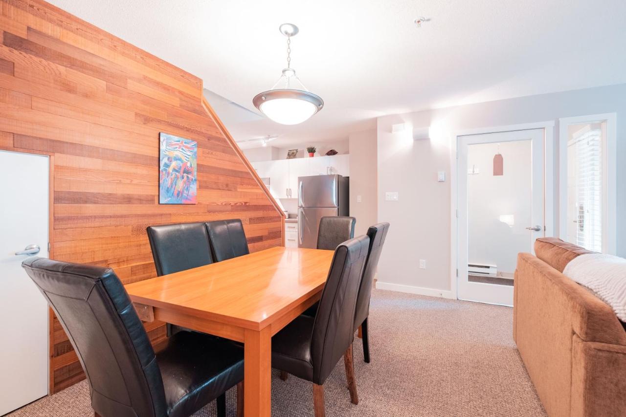 Snowberry By Outpost Whistler Villa Екстериор снимка