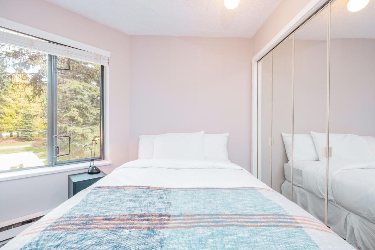 Snowberry By Outpost Whistler Villa Екстериор снимка