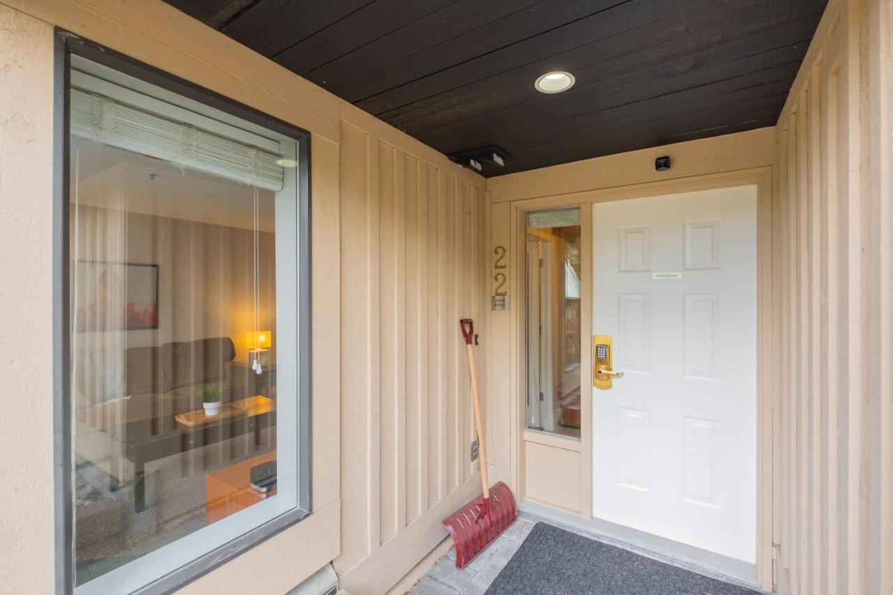 Snowberry By Outpost Whistler Villa Екстериор снимка