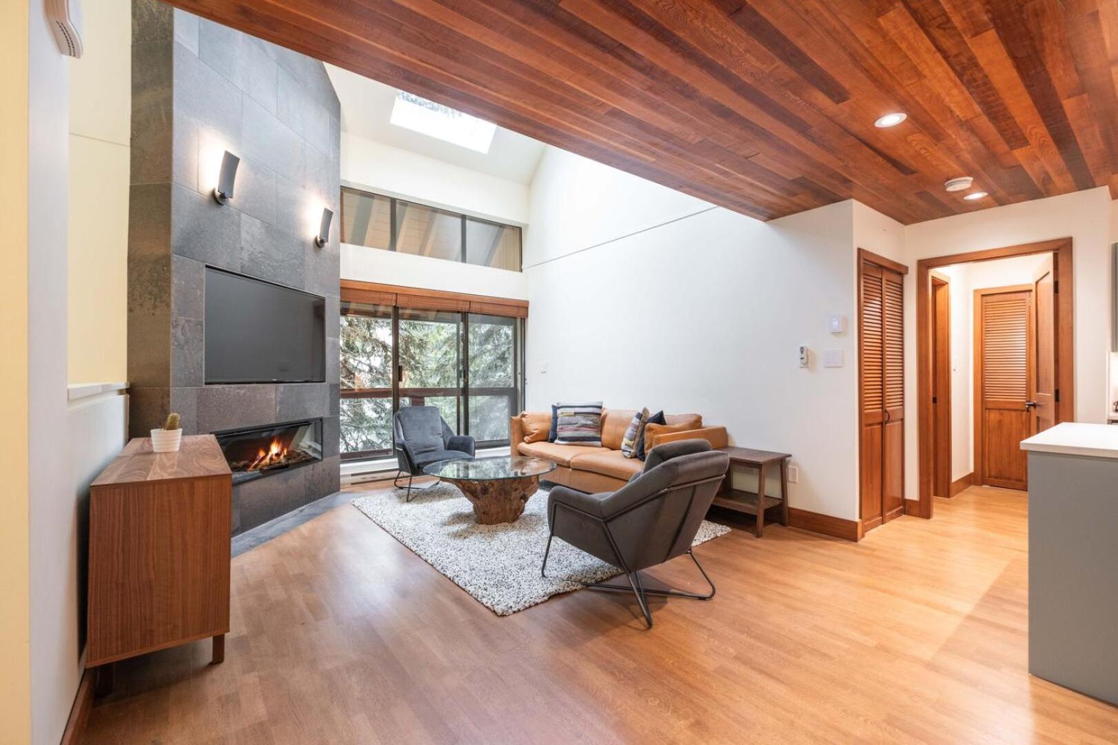 Snowberry By Outpost Whistler Villa Екстериор снимка